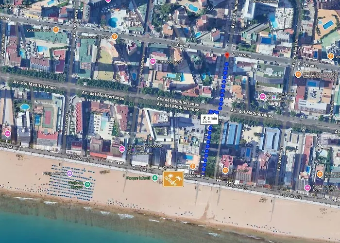 Gerona Square Apartmán *